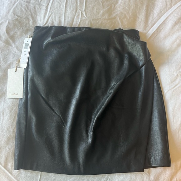 Aritzia Wilfred Angie Skirt size 0 NWT - Picture 1 of 3